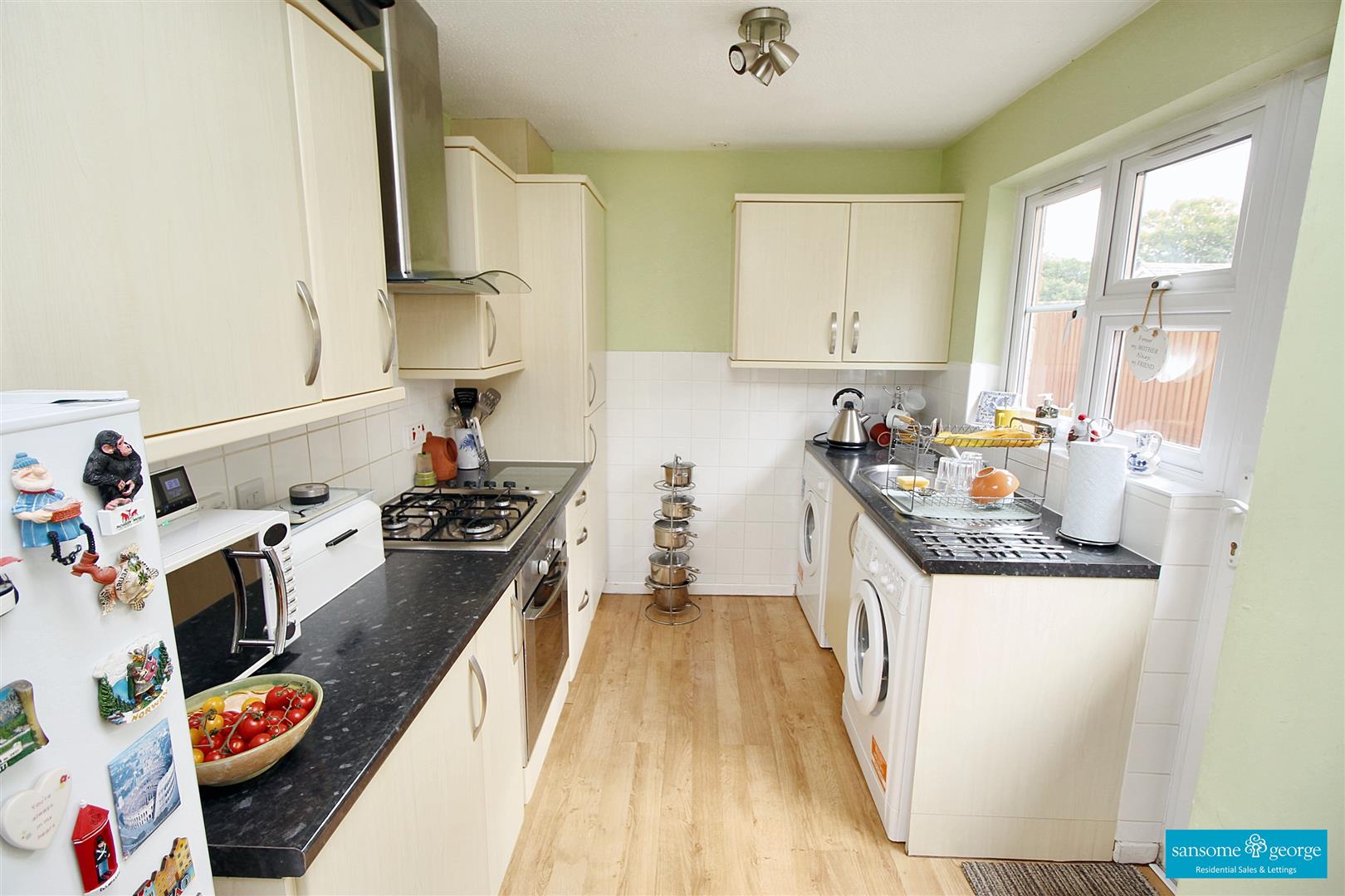 2 bed property in Condor Close, Reading